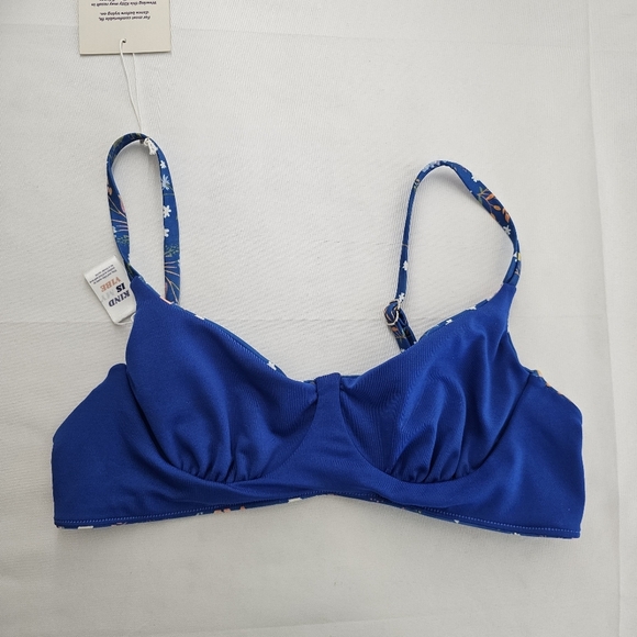 NWT Kitty & Vibe Blue Floral Underwire Bikini Top Size XS C Swimwear Surf Beachy - Picture 7 of 12
